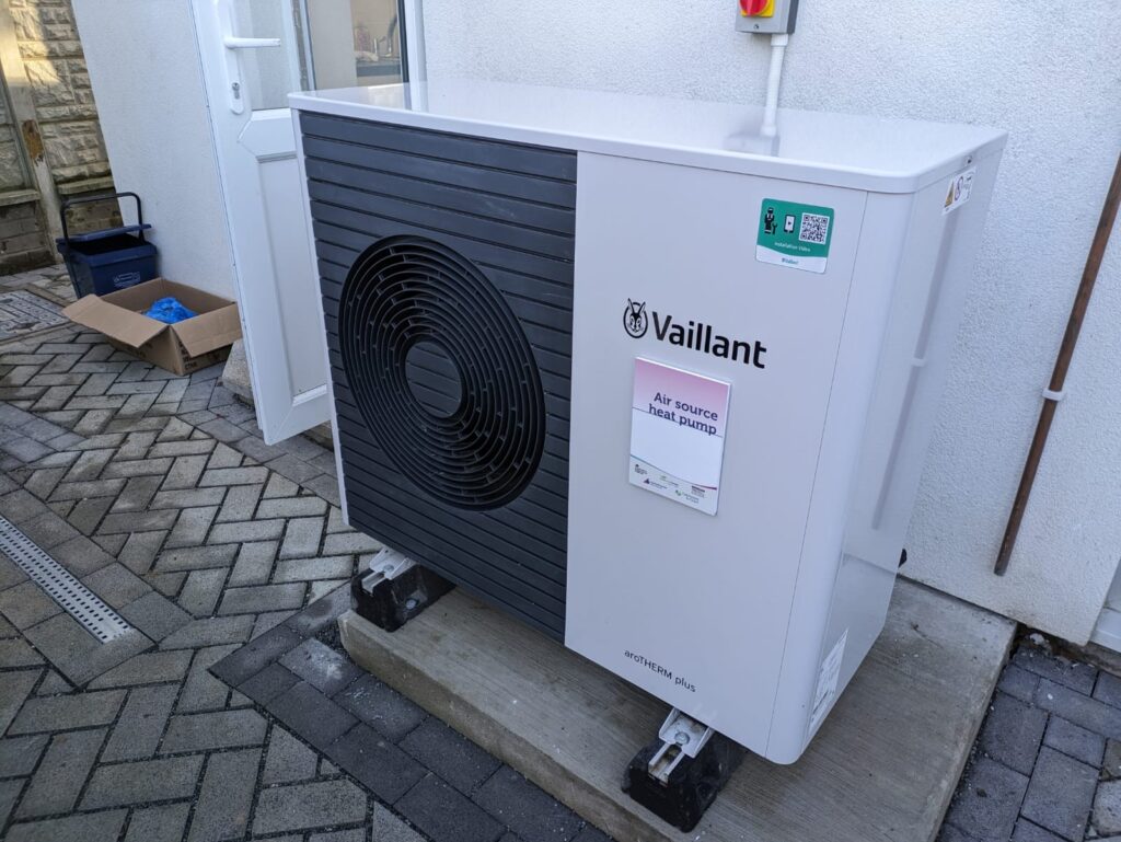 Тепловой насос Vaillant aroTHERM plus
